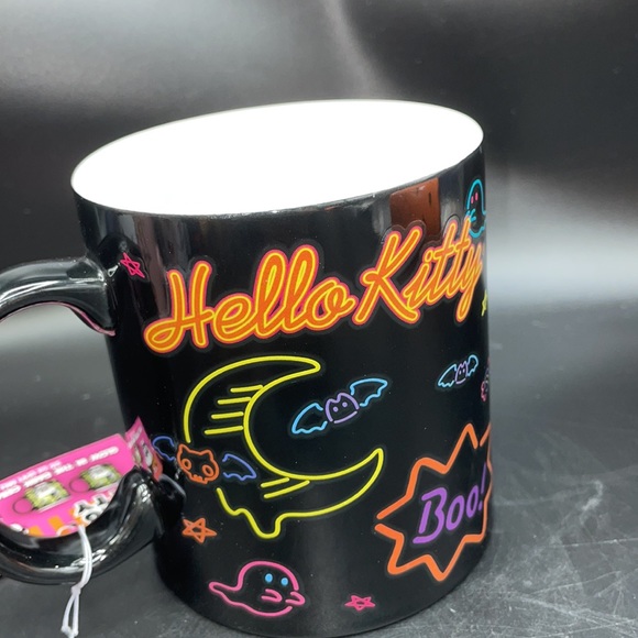 Glow in the dark Hello Kitty Halloween Coffee Mug - Picture 4 of 4